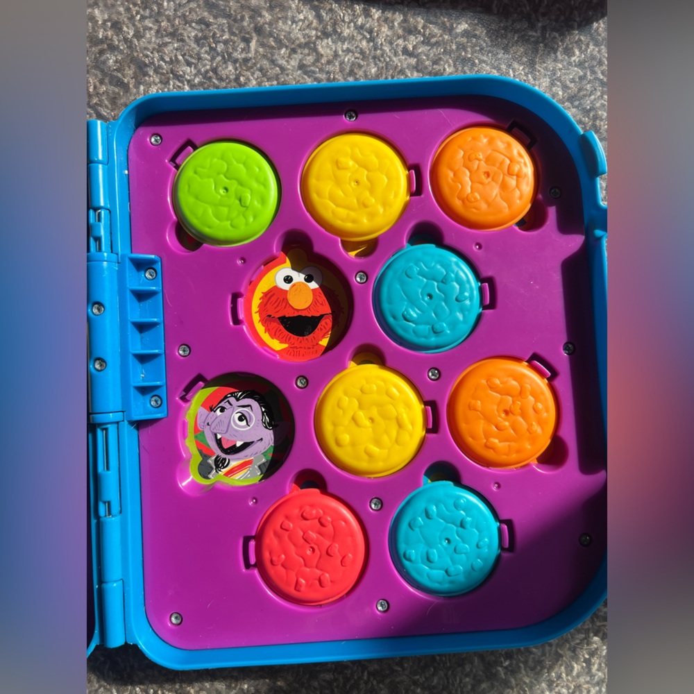 Sesame Street On the Go Letters Numbers Elmo & Cookie Monster Take along Cases - Picture 8 of 9